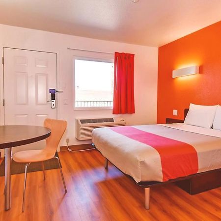 Key Inn Macedonia Bagian luar foto