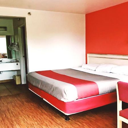 Key Inn Macedonia Bagian luar foto