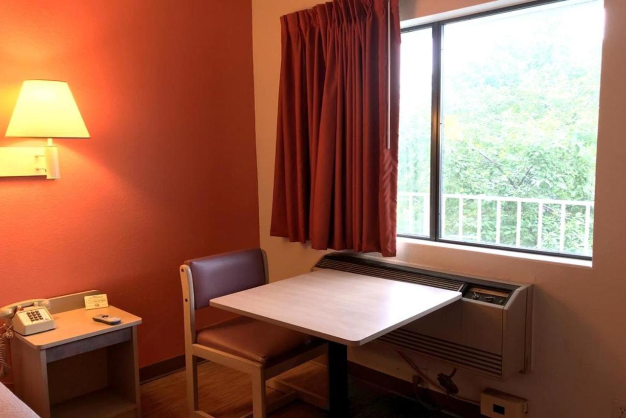 Key Inn Macedonia Bagian luar foto