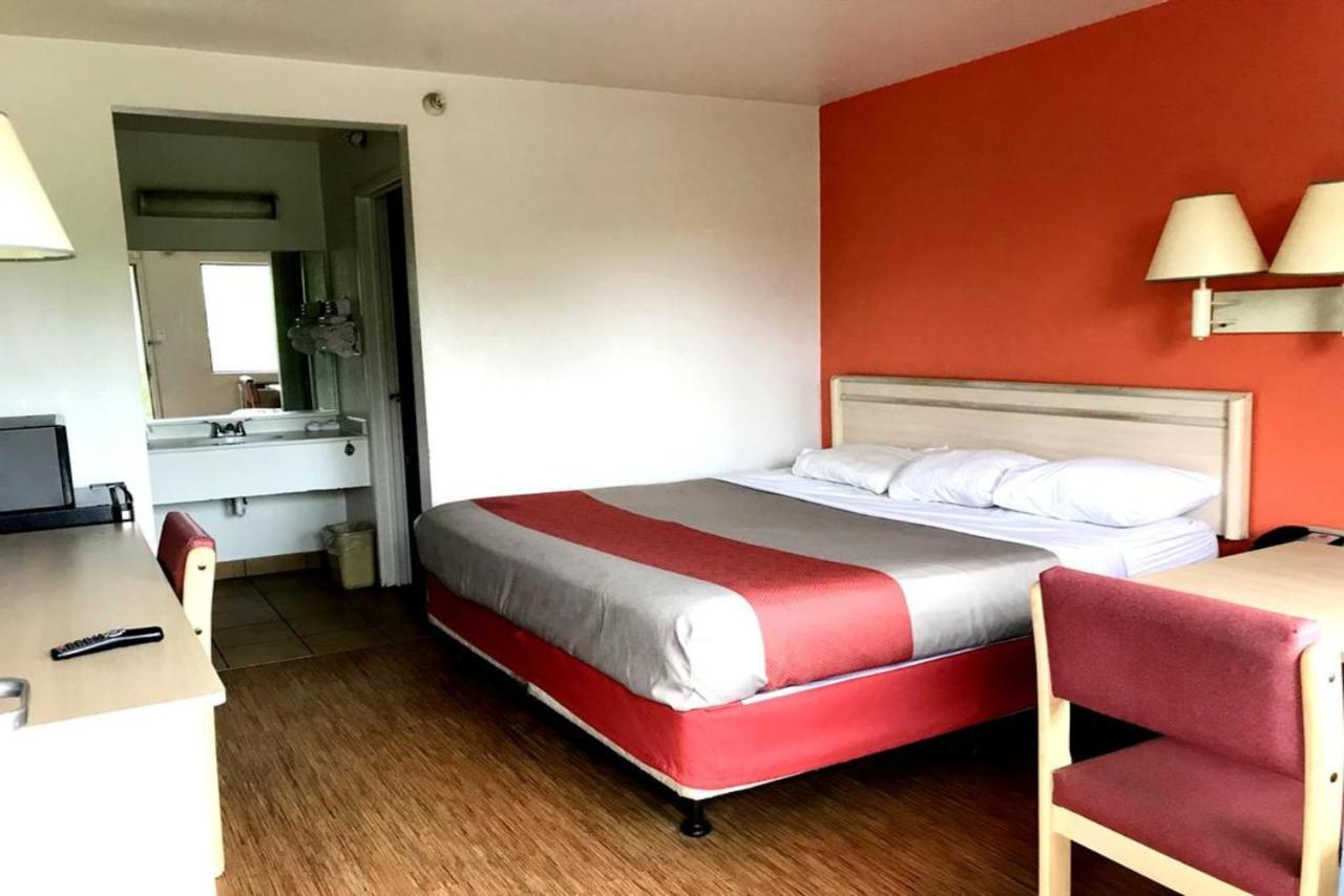 Key Inn Macedonia Bagian luar foto