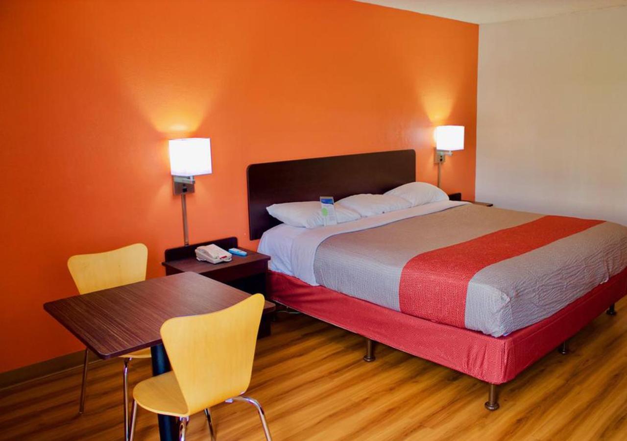 Key Inn Macedonia Bagian luar foto