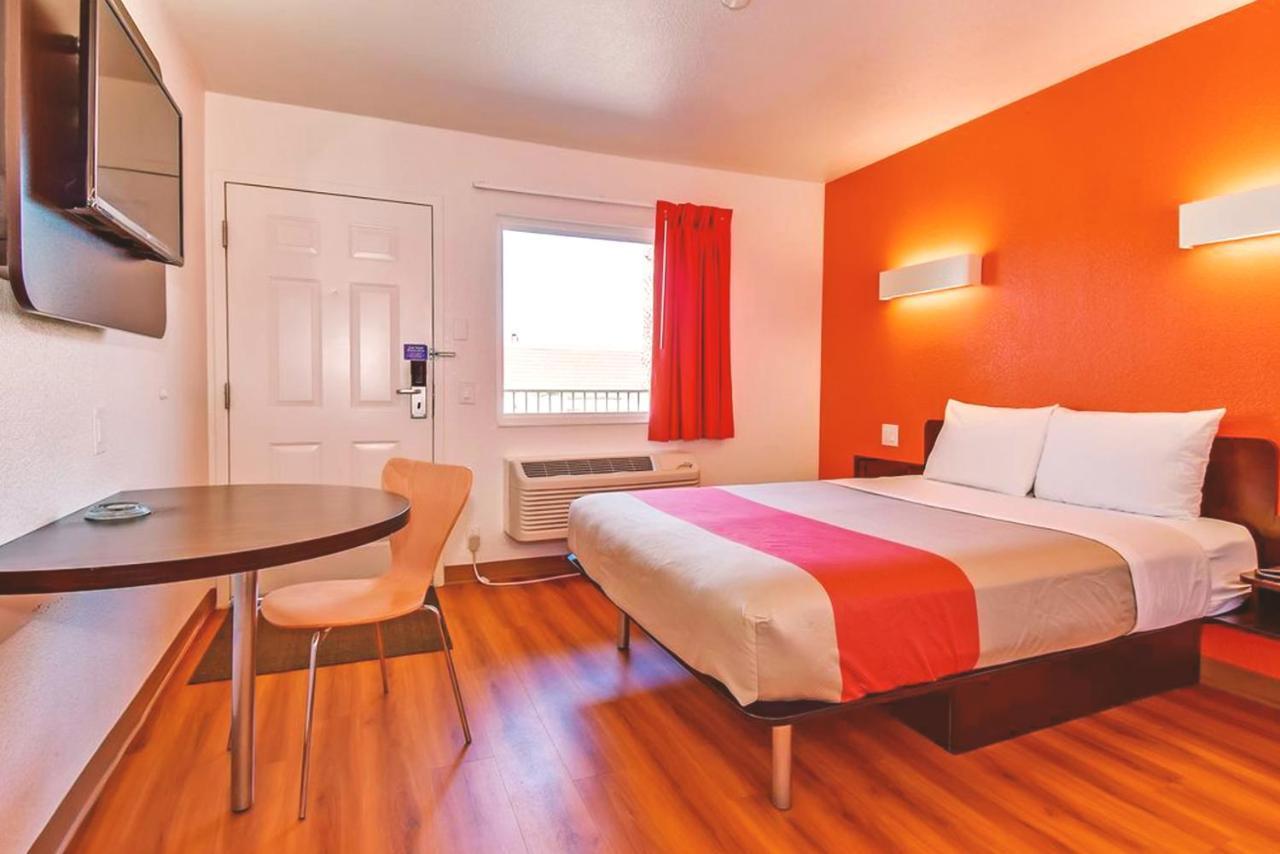 Key Inn Macedonia Bagian luar foto