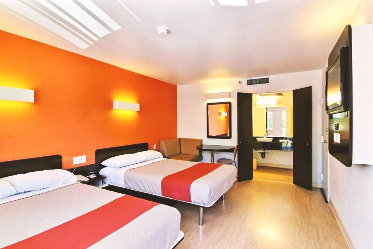 Key Inn Macedonia Bagian luar foto