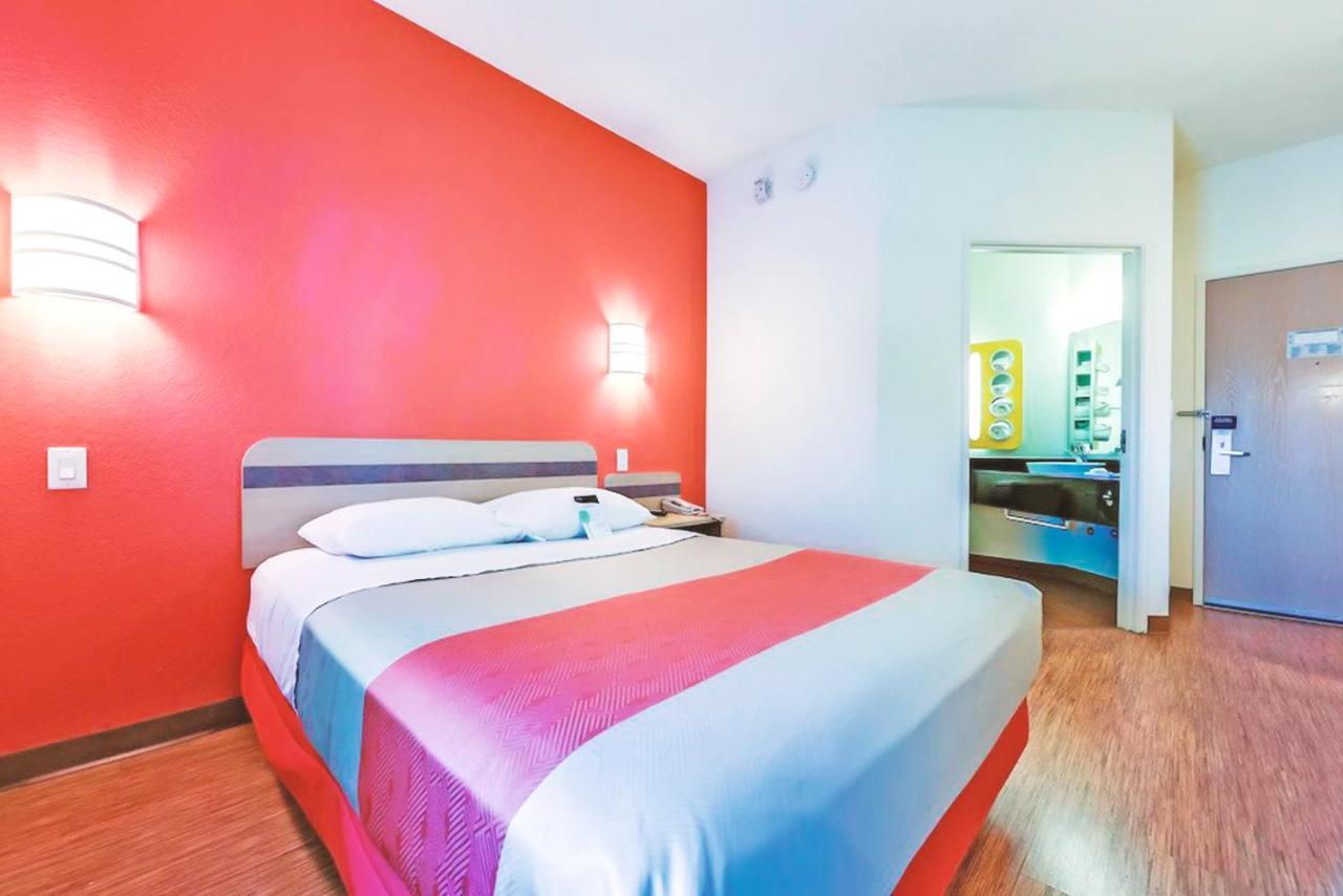 Key Inn Macedonia Bagian luar foto